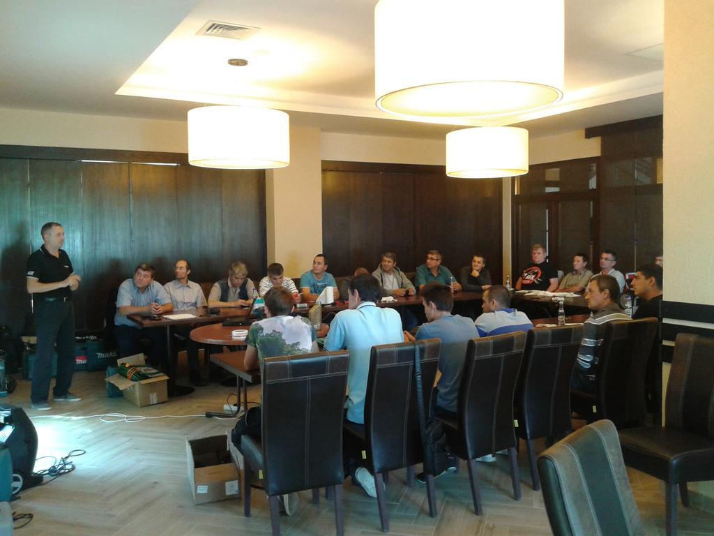 Pensiunea Berna Bacău Exteriör bild