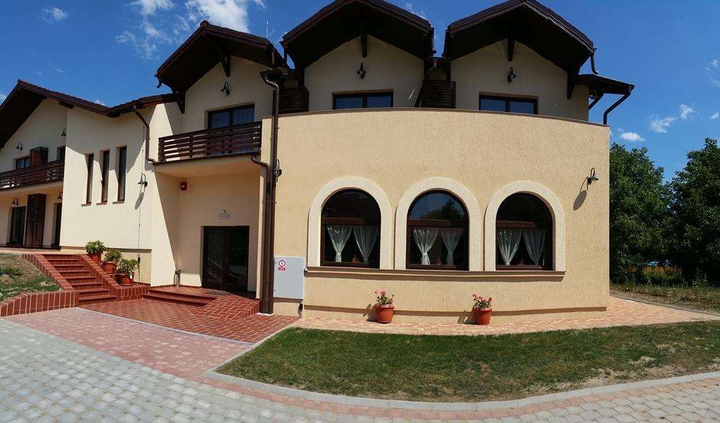 Pensiunea Berna Bacău Exteriör bild